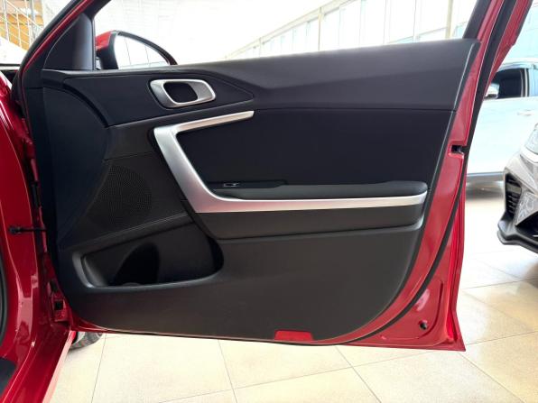 Kia Ceed III с пробегом 2021 года, цена 1 950 000 рублей, 117728 км, хэтчбек, Автокод Объявления