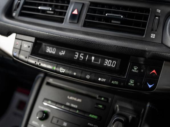 Lexus CT I Рестайлинг с пробегом 2014 года, цена 1 395 000 рублей, 170022 км, хэтчбек, Автокод Объявления