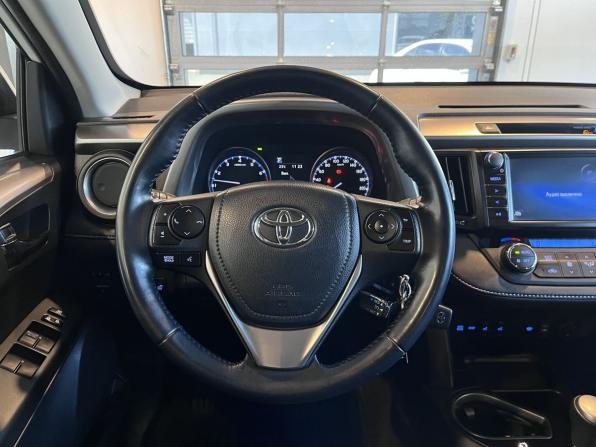 Toyota RAV4 IV (XA40) Рестайлинг с пробегом 2017 года, цена 2 669 000 рублей, 120149 км, внедорожник, Автокод Объявления