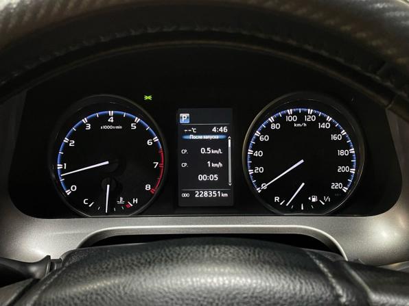 Toyota RAV4 IV (XA40) Рестайлинг с пробегом 2017 года, цена 1 880 000 рублей, 228343 км, внедорожник, Автокод Объявления