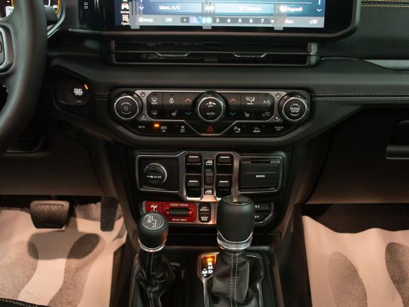 Jeep Wrangler IV (JL) Рестайлинг с пробегом 2025 года, цена 20 999 000 рублей, 38 км, внедорожник, Автокод Объявления
