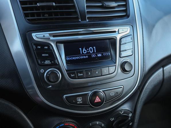 Hyundai Solaris I Рестайлинг с пробегом 2016 года, цена 1 069 000 рублей, 120722 км, седан, Автокод Объявления
