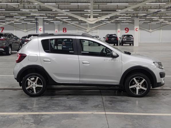 Renault Sandero II с пробегом 2016 года, цена 750 000 рублей, 183950 км, хэтчбек, Автокод Объявления