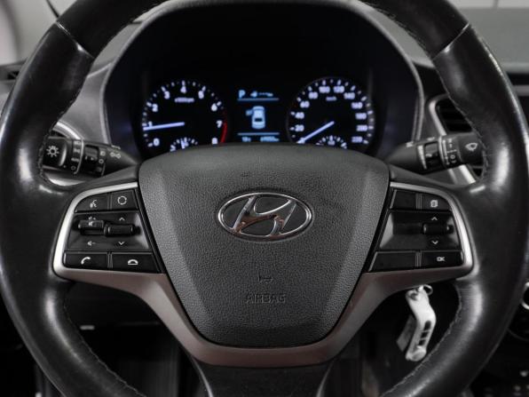 Hyundai Solaris II с пробегом 2018 года, цена 1 429 000 рублей, 69550 км, седан, Автокод Объявления