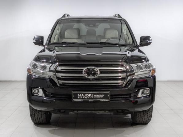 Toyota Land Cruiser 200 Series Рестайлинг 2 с пробегом 2018 года, цена 8 950 000 рублей, 15980 км, внедорожник, Автокод Объявления