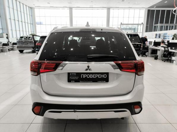 Mitsubishi Outlander III Рестайлинг 3 с пробегом 2020 года, цена 1 995 000 рублей, 118635 км, внедорожник, Автокод Объявления