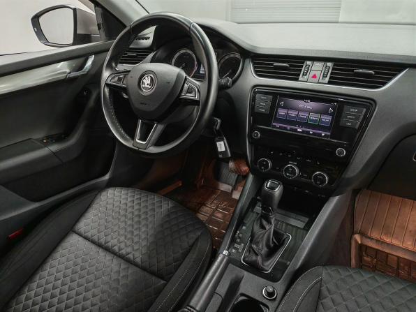 Skoda Octavia III (A7) с пробегом 2017 года, цена 1 595 000 рублей, 99509 км, лифтбек, Автокод Объявления
