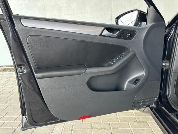 Volkswagen Jetta VI с пробегом 2011 года, цена 960 000 рублей, 210000 км, седан, Автокод Объявления