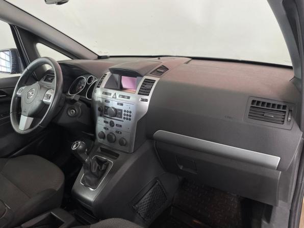 Opel Zafira B Рестайлинг с пробегом 2013 года, цена 819 000 рублей, 196939 км, минивэн, Автокод Объявления