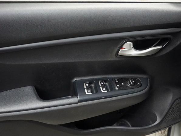 Kia Rio IV с пробегом 2019 года, цена 1 685 000 рублей, 76675 км, хэтчбек, Автокод Объявления