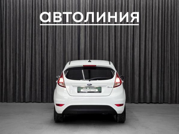 Ford Fiesta Mk6 Рестайлинг с пробегом 2018 года, цена 855 000 рублей, 73274 км, хэтчбек, Автокод Объявления