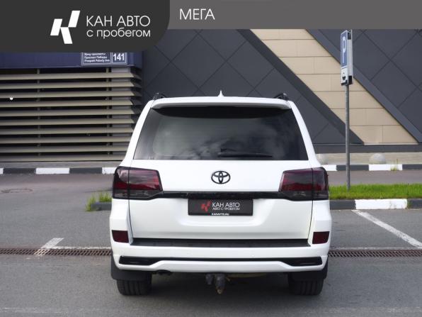Toyota Land Cruiser 200 Series Рестайлинг 2 с пробегом 2015 года, цена 5 130 000 рублей, 284000 км, внедорожник, Автокод Объявления