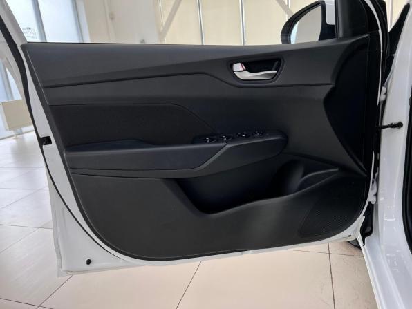 Hyundai Solaris II Рестайлинг с пробегом 2021 года, цена 1 630 000 рублей, 99916 км, седан, Автокод Объявления