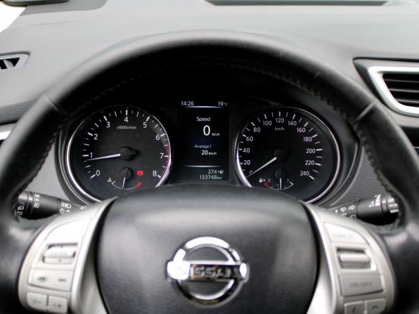 Nissan Qashqai II с пробегом 2017 года, цена 1 415 000 рублей, 133747 км, внедорожник, Автокод Объявления