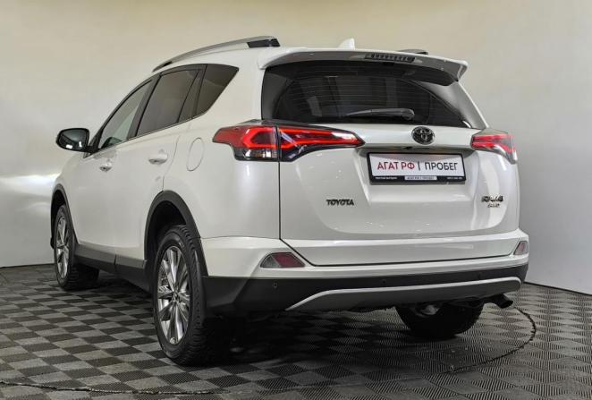 Toyota RAV4 IV (XA40) Рестайлинг с пробегом 2017 года, цена 2 440 000 рублей, 137000 км, внедорожник, Автокод Объявления
