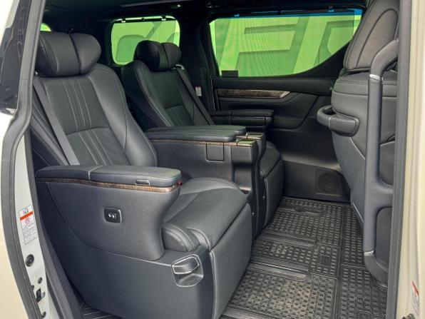 Toyota Alphard III Рестайлинг с пробегом 2021 года, цена 8 349 000 рублей, 70682 км, минивэн, Автокод Объявления