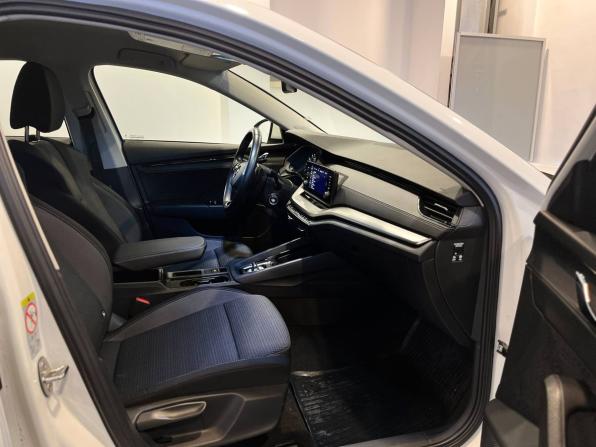 Skoda Octavia IV (A8) с пробегом 2021 года, цена 2 430 000 рублей, 102482 км, лифтбек, Автокод Объявления