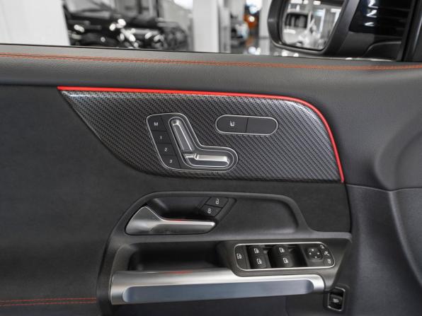 Mercedes-Benz GLB AMG I (X247) Рестайлинг с пробегом 2025 года, цена 7 400 000 рублей, 3160 км, внедорожник, Автокод Объявления