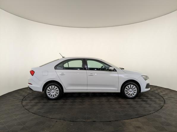 Skoda Rapid II с пробегом 2021 года, цена 1 350 000 рублей, 175004 км, лифтбек, Автокод Объявления