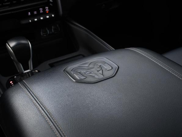 Ram 1500 V с пробегом 2023 года, цена 8 900 000 рублей, 44407 км, offers.body_type.unknown, Автокод Объявления