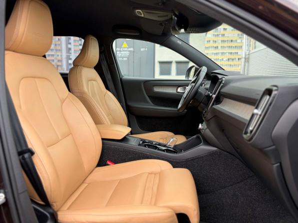 Volvo XC40 I с пробегом 2018 года, цена 2 895 000 рублей, 93000 км, внедорожник, Автокод Объявления