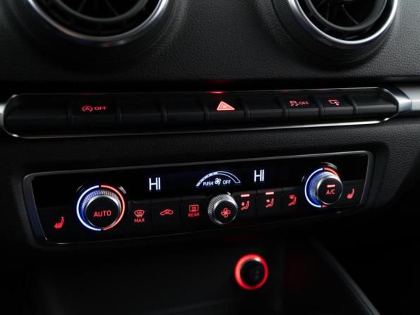 Audi A3 III (8V) с пробегом 2015 года, цена 1 680 111 рублей, 76672 км, хэтчбек, Автокод Объявления