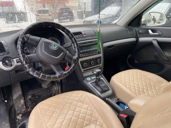 Skoda Octavia II (A5) Рестайлинг с пробегом 2012 года, цена 900 000 рублей, 239910 км, лифтбек, Автокод Объявления
