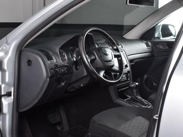 Skoda Octavia II (A5) Рестайлинг с пробегом 2010 года, цена 825 995 рублей, 283335 км, лифтбек, Автокод Объявления