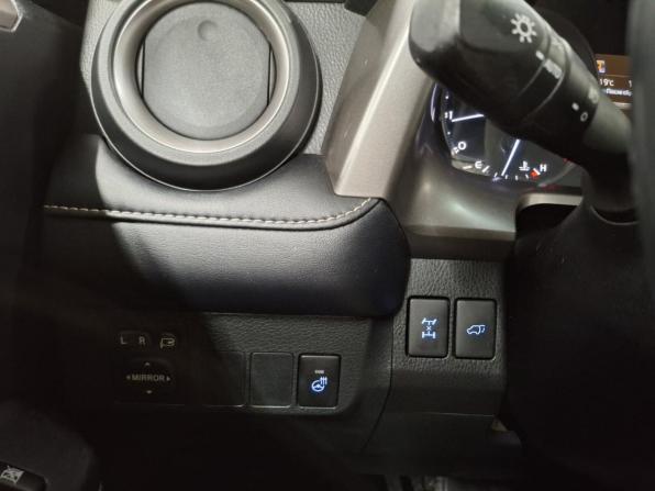 Toyota RAV4 IV (XA40) Рестайлинг с пробегом 2017 года, цена 2 650 000 рублей, 102442 км, внедорожник, Автокод Объявления