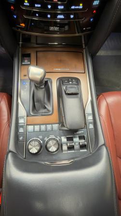 Lexus LX III Рестайлинг 2 с пробегом 2016 года, цена 6 250 000 рублей, 250000 км, внедорожник, Автокод Объявления