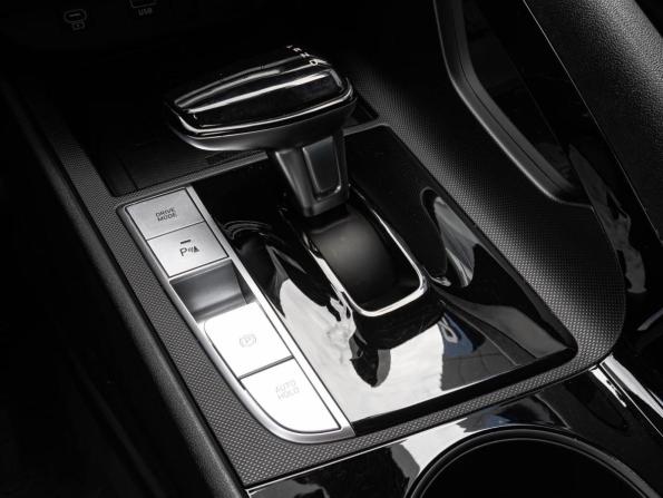 Hyundai Elantra VII (CN7) Рестайлинг с пробегом 2024 года, цена 2 220 000 рублей, 24650 км, седан, Автокод Объявления