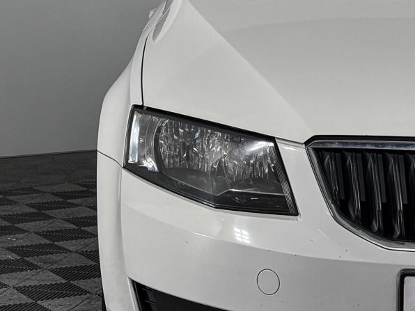 Skoda Octavia III (A7) с пробегом 2015 года, цена 952 000 рублей, 289114 км, лифтбек, Автокод Объявления
