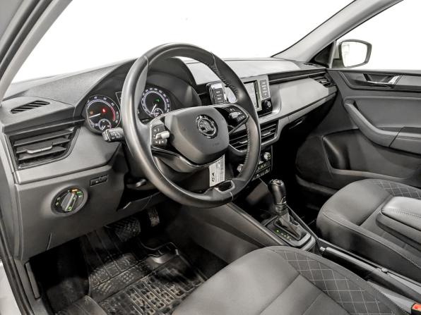 Skoda Rapid II с пробегом 2022 года, цена 1 765 000 рублей, 56429 км, лифтбек, Автокод Объявления