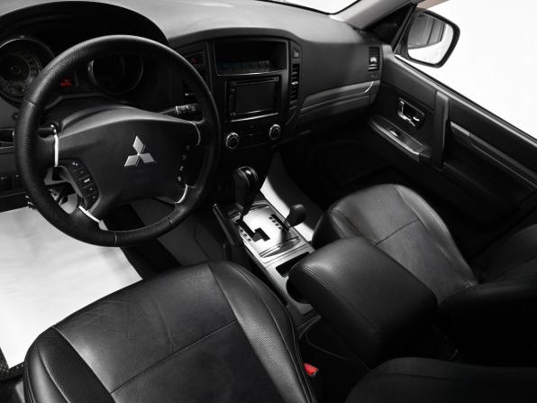 Mitsubishi Pajero IV Рестайлинг 1 с пробегом 2012 года, цена 1 895 000 рублей, 240272 км, внедорожник, Автокод Объявления