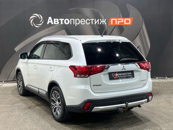 Mitsubishi Outlander III Рестайлинг 2 с пробегом 2015 года, цена 1 850 000 рублей, 162178 км, внедорожник, Автокод Объявления