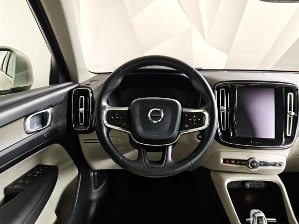 Volvo XC40 I с пробегом 2019 года, цена 2 290 000 рублей, 209909 км, внедорожник, Автокод Объявления