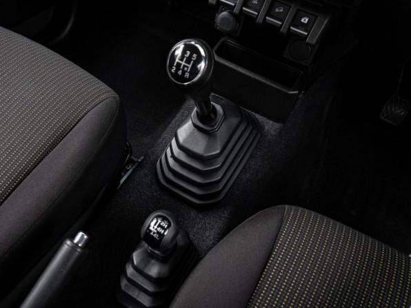 Suzuki Jimny IV с пробегом 2019 года, цена 1 320 000 рублей, 117945 км, внедорожник, Автокод Объявления