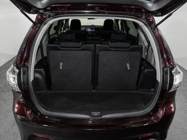 Toyota Wish II Рестайлинг с пробегом 2013 года, цена 1 400 500 рублей, 157282 км, минивэн, Автокод Объявления