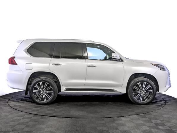 Lexus LX III Рестайлинг 2 с пробегом 2018 года, цена 7 950 000 рублей, 154891 км, внедорожник, Автокод Объявления