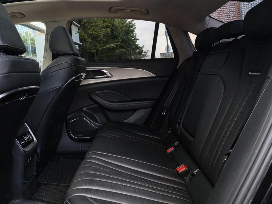 Hongqi H5 II Москва  - изображение 10