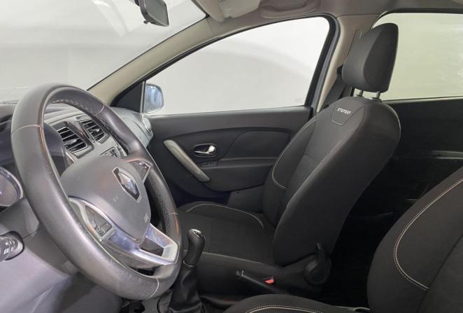 Renault Logan II с пробегом 2018 года, цена 950 000 рублей, 117568 км, седан, Автокод Объявления