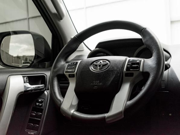 Toyota Land Cruiser Prado 150 Series с пробегом 2013 года, цена 2 600 000 рублей, 308660 км, внедорожник, Автокод Объявления