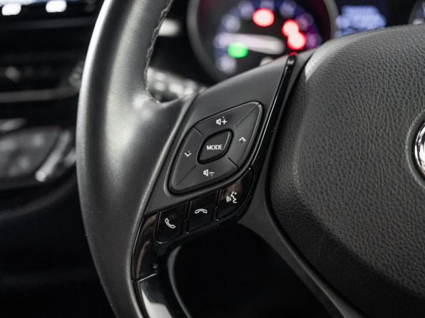 Toyota C-HR I с пробегом 2018 года, цена 1 845 000 рублей, 45406 км, внедорожник, Автокод Объявления