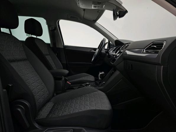 Volkswagen Tiguan II Рестайлинг с пробегом 2021 года, цена 3 520 000 рублей, 51392 км, внедорожник, Автокод Объявления