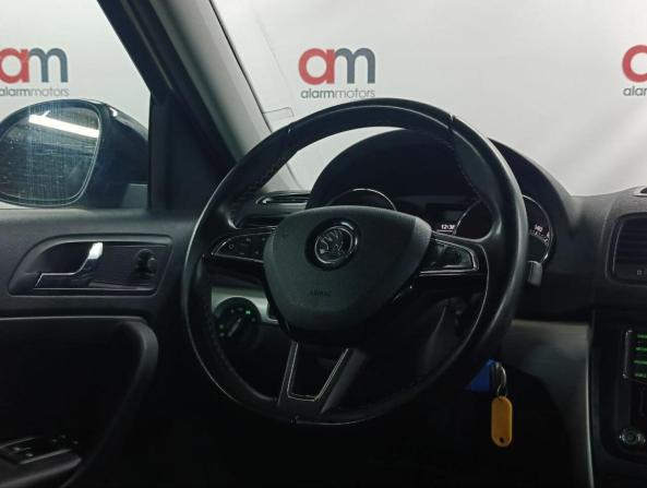 Skoda Yeti I Рестайлинг с пробегом 2017 года, цена 1 489 000 рублей, 110000 км, внедорожник, Автокод Объявления