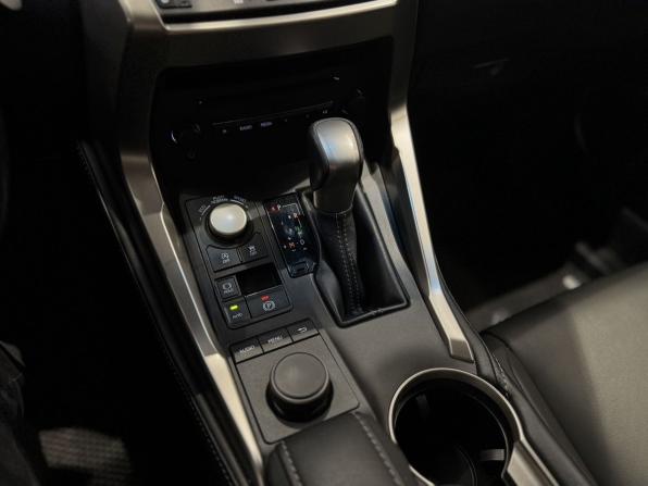 Lexus NX I с пробегом 2015 года, цена 2 780 000 рублей, 219032 км, внедорожник, Автокод Объявления