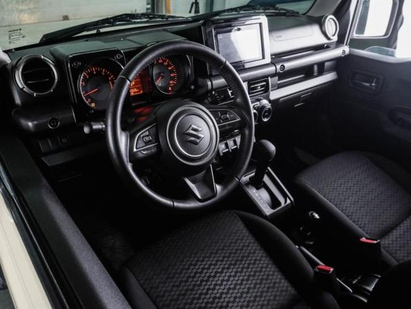 Suzuki Jimny IV с пробегом 2019 года, цена 2 499 000 рублей, 83026 км, внедорожник, Автокод Объявления