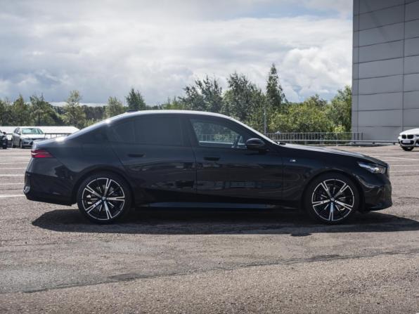 BMW 5 серии VIII (G60/G61/G68) с пробегом 2024 года, цена 7 650 000 рублей, 21184 км, седан, Автокод Объявления