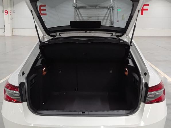 Skoda Superb III Рестайлинг с пробегом 2020 года, цена 2 190 000 рублей, 105642 км, лифтбек, Автокод Объявления