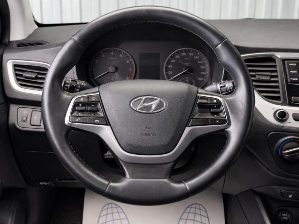 Hyundai Solaris II с пробегом 2017 года, цена 1 282 999 рублей, 98327 км, седан, Автокод Объявления